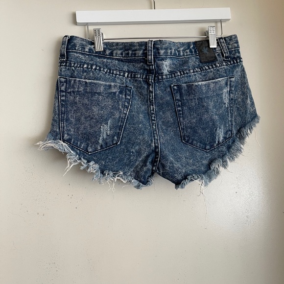 One Teaspoon Distressed Shorts - Picture 2 of 6